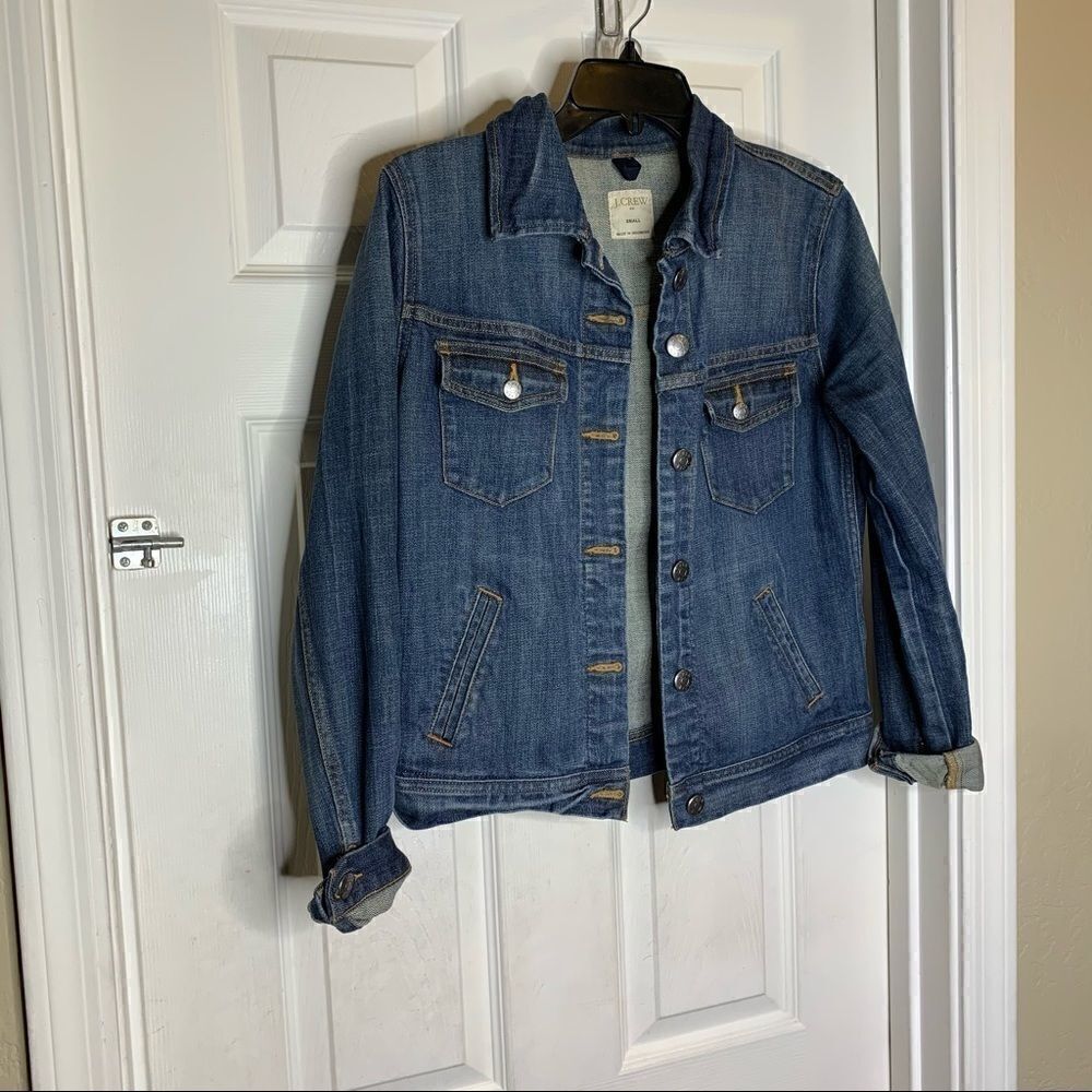 J Crew Women’s Jean Jacket Size Small - Picture 3 of 9